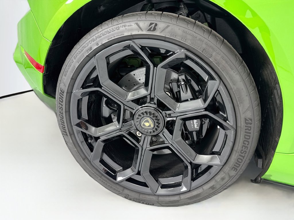 Used 2024 Lamborghini Huracan Tecnica RWD image 28