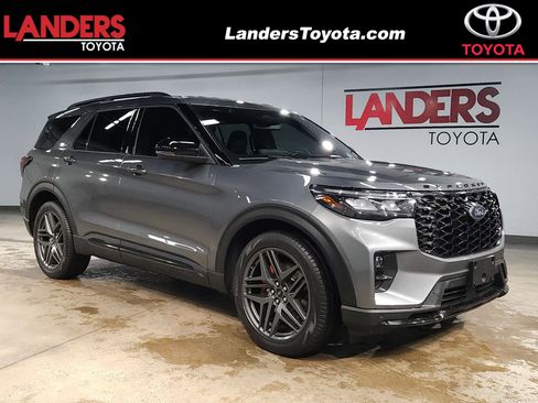 Used 2025 Ford Explorer ST AWD/4WD image 1