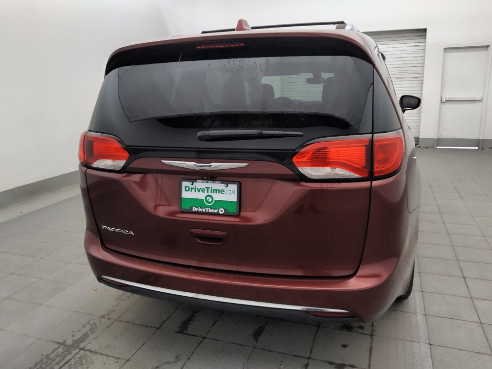 Used 2018 Chrysler Pacifica Touring-L Plus FWD image 7
