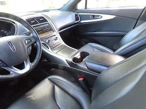 Used 2017 Lincoln MKX Premiere FWD image 17