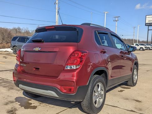 Used 2022 Chevrolet Trax LT w/ LT Convenience Package image 7