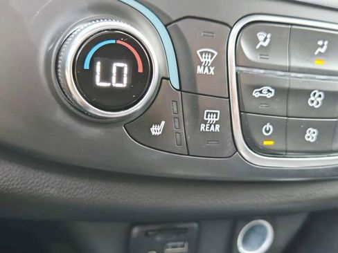 Certified 2023 Chevrolet Traverse LT w/ LT Premium Package image 27