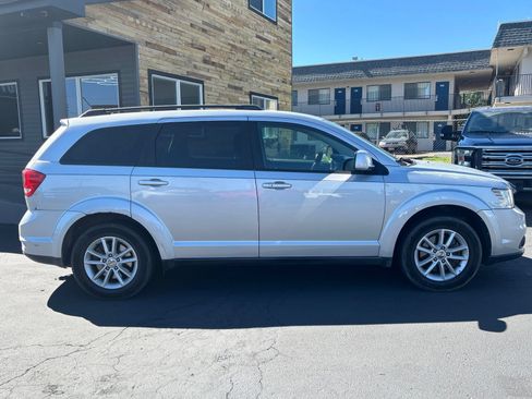 Used 2014 Dodge Journey SXT w/ Flexible Seating Group FWD image 5