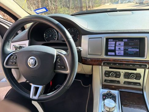 Used 2013 Jaguar XF 3.0 image 28