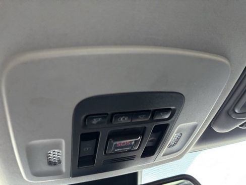 Used 2018 Toyota Camry XSE image 19