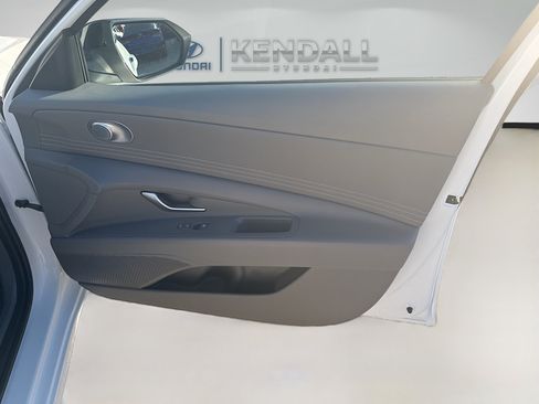 Certified 2026 Hyundai Elantra SEL Sport FWD image 30