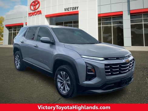 Used 2025 Chevrolet Equinox LT image 1