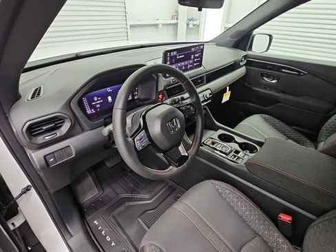 New 2026 Honda Pilot Sport image 11