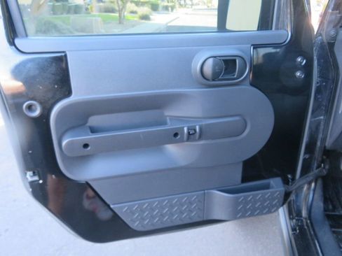 Used 2009 Jeep Wrangler Unlimited Rubicon w/ Dual Top Group image 15