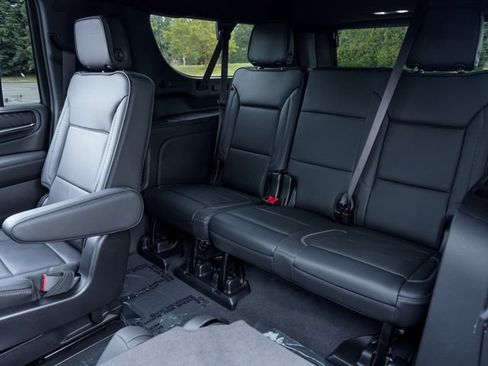 Used 2024 GMC Yukon XL Denali w/ Denali Reserve Package AWD/4WD image 29