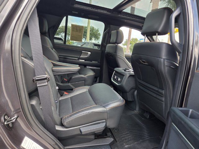 Used 2025 Ford Expedition Tremor AWD/4WD image 20