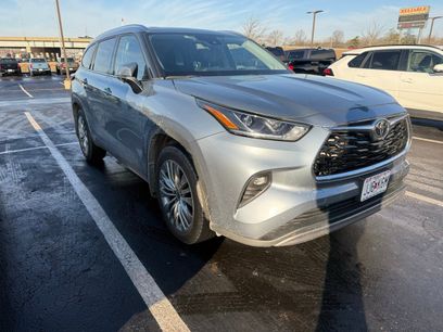 Used 2023 Toyota Highlander Platinum
