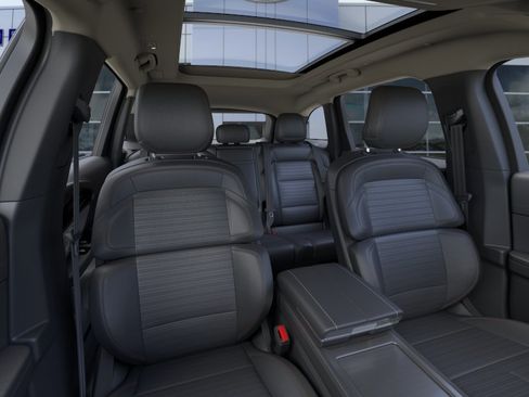 New 2026 Lincoln Nautilus Reserve AWD/4WD image 32