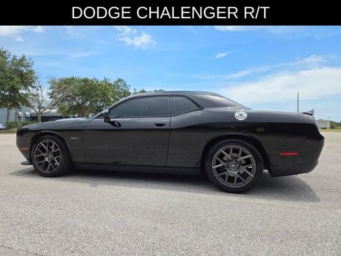 Used 2019 Dodge Challenger R/T RWD image 7