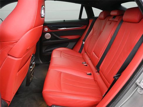 Used 2016 BMW X6 M image 10