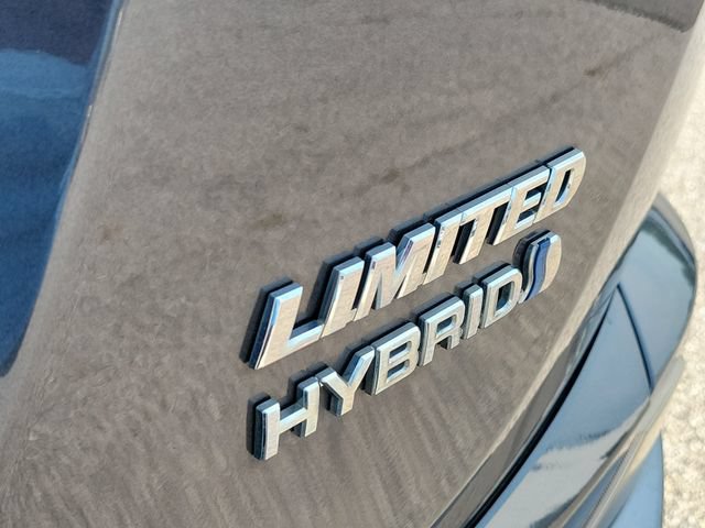 Used 2017 Toyota RAV4 Limited w/ Advanced Technology Package AWD/4WD image 28