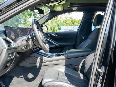 Used 2024 BMW X6 M60i AWD/4WD image 17