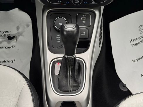 Used 2019 Jeep Compass Latitude w/ Cold Weather Group AWD/4WD image 36