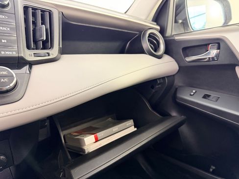 Used 2018 Toyota RAV4 XLE FWD image 25
