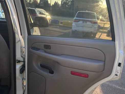 Used 2004 Chevrolet Tahoe LS image 23