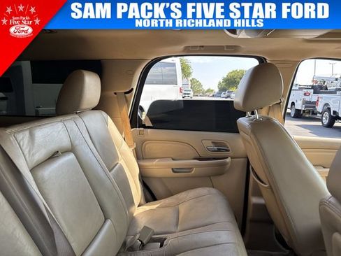 Used 2013 Cadillac Escalade 4WD Hybrid image 16