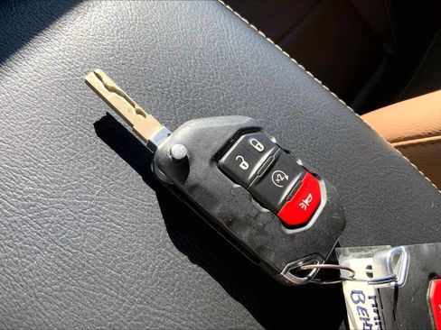 Certified 2021 Jeep Wrangler Unlimited Sahara w/ Dual Top Group image 13