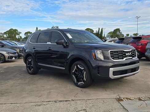 New 2025 Kia Telluride S image 2