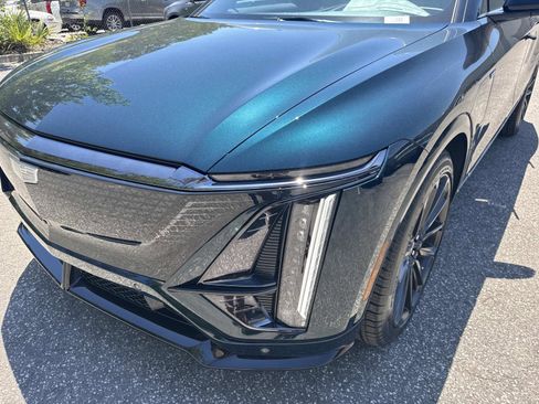 New 2026 Cadillac Lyriq V w/ LPO, Floor Liner Package AWD/4WD image 9
