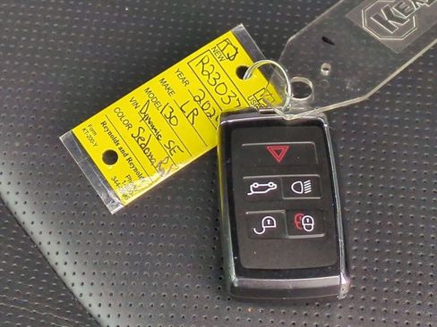 Certified 2024 Land Rover Defender 130 X-Dynamic SE image 39