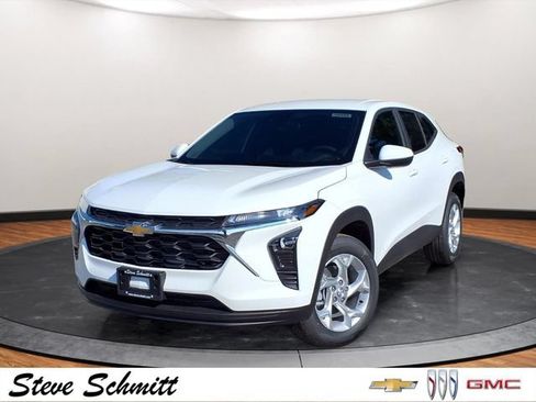 New 2026 Chevrolet Trax LS w/ LS Convenience Package FWD image 1