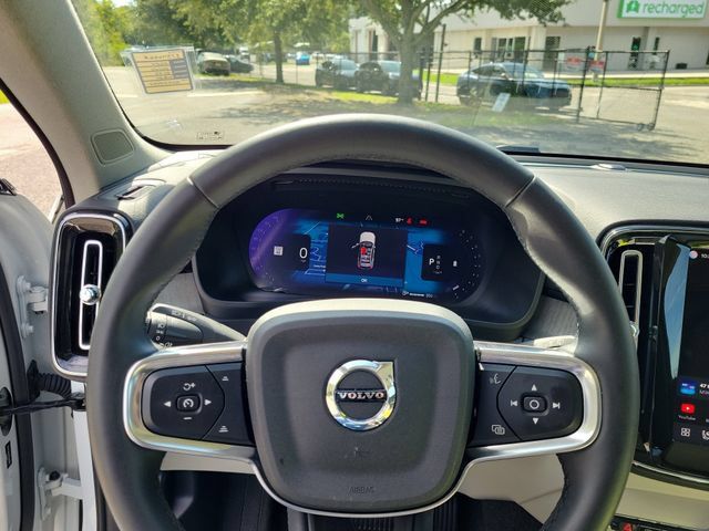 Used 2024 Volvo XC40 B5 Plus w/ Protection Package Premier AWD/4WD image 25