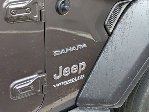Used 2018 Jeep Wrangler Unlimited Sahara image 8
