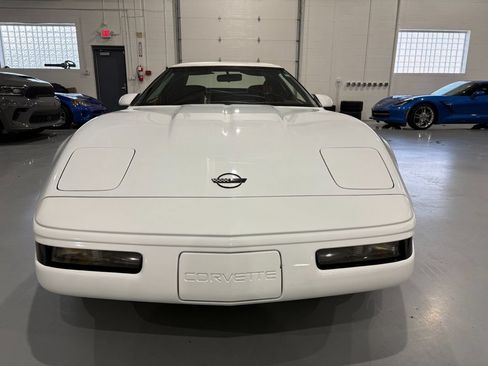 Used 1991 Chevrolet Corvette Convertible RWD image 2