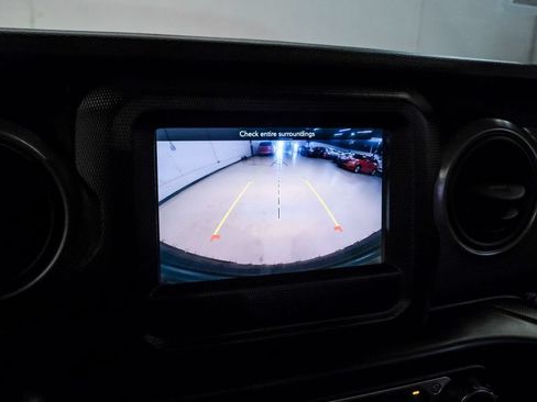 Used 2022 Jeep Wrangler Sport AWD/4WD image 26