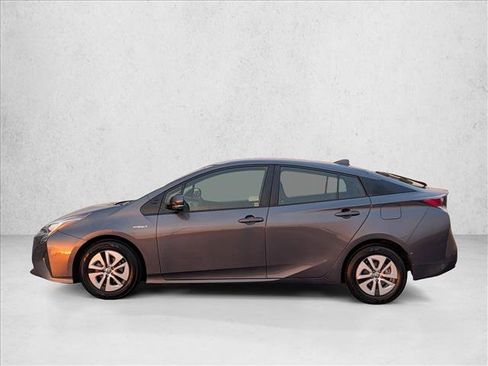 Certified 2018 Toyota Prius Three image 8