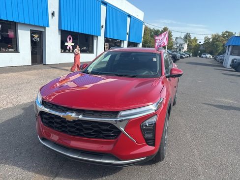 New 2026 Chevrolet Trax LT w/ LT Convenience Package image 3