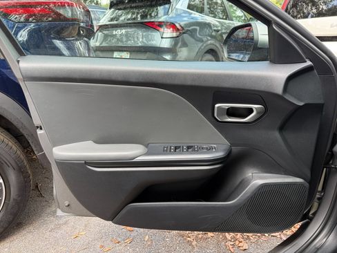 Used 2025 Kia K4 FWD image 18