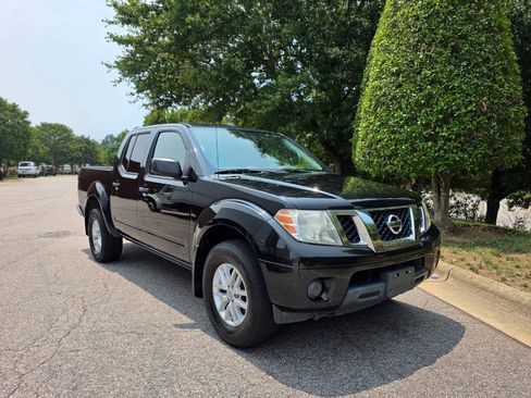 Used 2018 Nissan Frontier SV AWD/4WD image 8