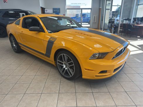 Used 2013 Ford Mustang Boss 302 RWD image 3