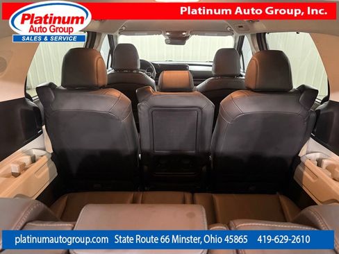 Used 2023 Kia Carnival EX FWD image 36