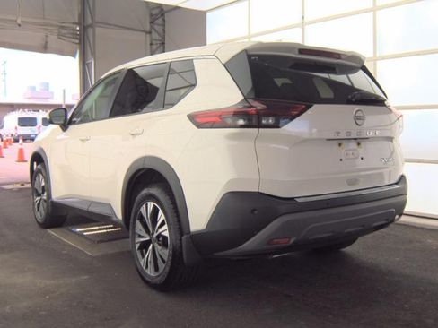 Used 2023 Nissan Rogue SV AWD/4WD image 4