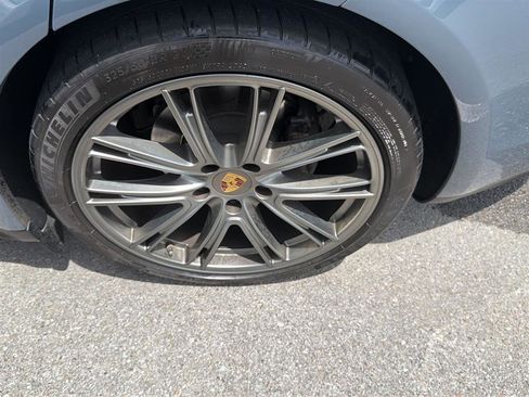 Used 2018 Porsche Panamera 4S AWD/4WD image 11