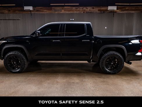 Used 2022 Toyota Tundra SR5 image 6