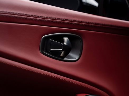 Used 2021 Aston Martin DBX image 56