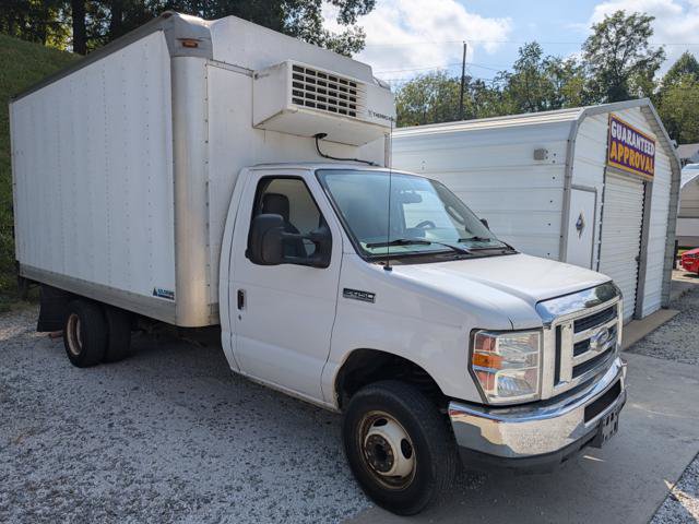 Used 2016 Ford E-450 and Econoline 450 Super Duty w/ Power Windows & Locks Group RWD image 2