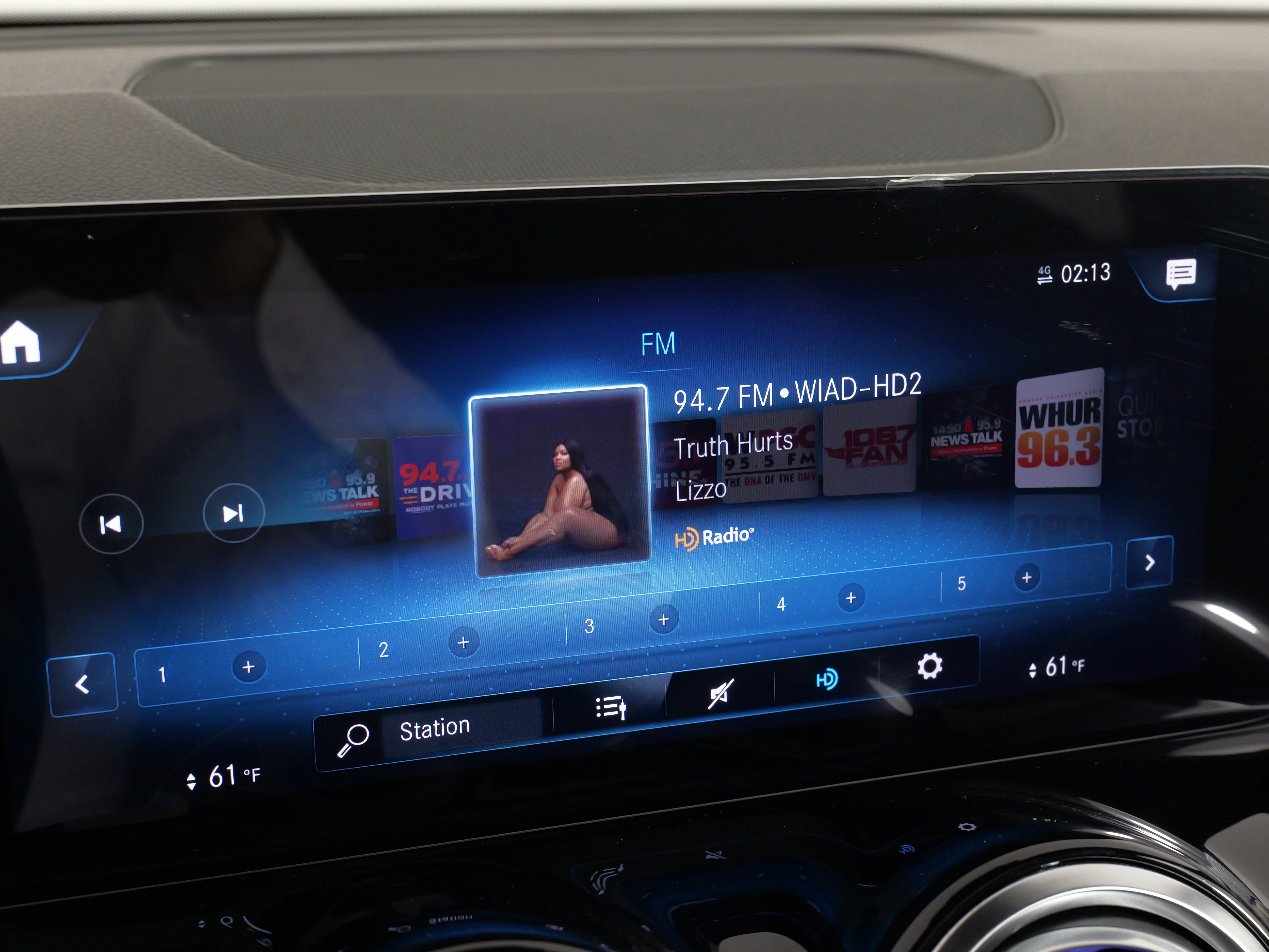 Used 2023 Mercedes-Benz EQB 350 4MATIC SUV image 46
