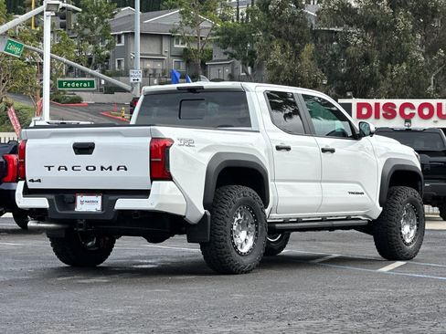 New 2025 Toyota Tacoma TRD Off-Road image 5