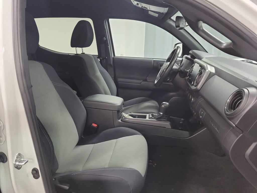 Used 2021 Toyota Tacoma TRD Sport AWD/4WD image 25