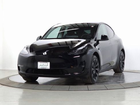 Used 2023 Tesla Model Y Long Range image 4