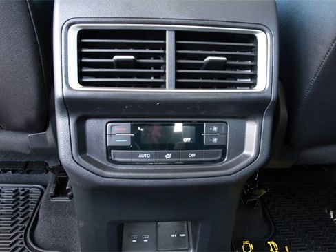 New 2026 Volkswagen Atlas Peak Edition image 28